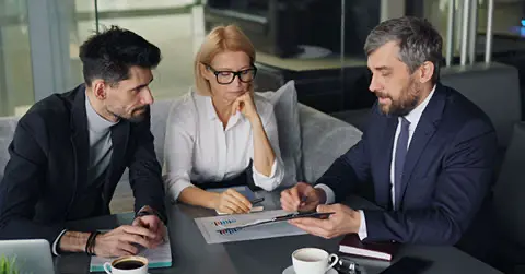 Debt Collection Agency vs Solicitor: Which Should You Use to Recover a Debt?